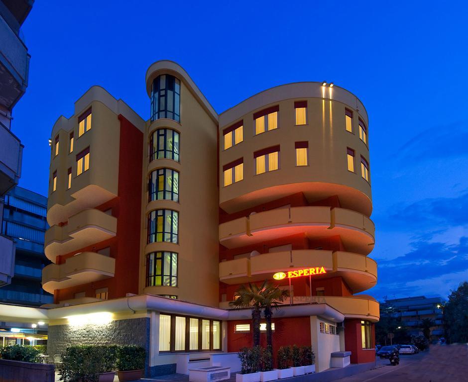Hotel Esperia Alba Adriatica Kamer foto
