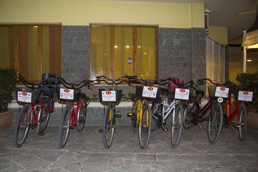 Hotel Esperia Alba Adriatica Buitenkant foto