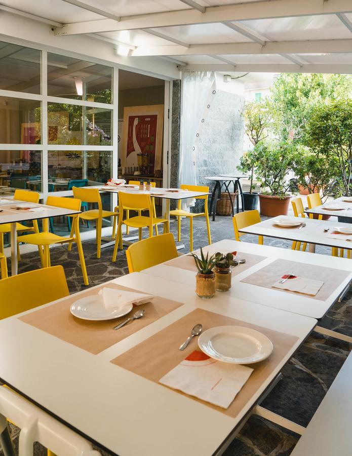 Hotel Esperia Alba Adriatica Buitenkant foto